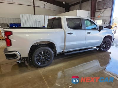 Trzecie zdjęcie samochodu z tyłu: 2020 CHEVROLET SILVERADO C1500 CUSTOM VIN:3GCPWBEH6LG451716 - miniatura
