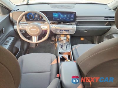 Zdjęcie 8 z 14 samochodu: 2025 HYUNDAI KONA SEL VIN:KM8HBCABXSU185955 - miniatura