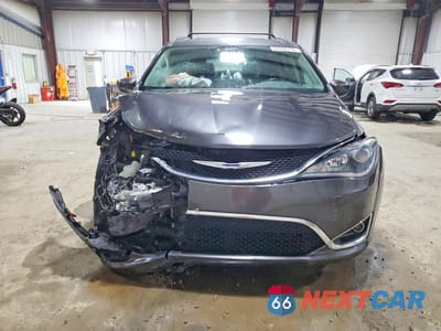Piąte zdjęcie samochodu w środku: 2018 CHRYSLER PACIFICA TOURING L VIN:2C4RC1BG7JR193835 - miniatura