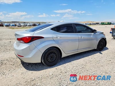 Trzecie zdjęcie samochodu z tyłu: 2016 HYUNDAI ELANTRA SE VIN:5NPDH4AE3GH765471 - miniatura