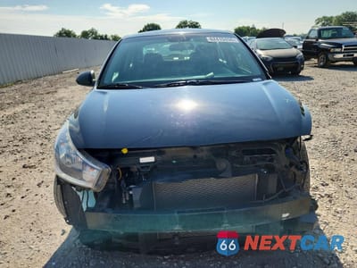 Piąte zdjęcie samochodu w środku: 2018 KIA RIO LX VIN:3KPA24AB5JE065540 - miniatura