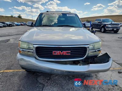 Piąte zdjęcie samochodu w środku: 2004 GMC YUKON VIN:1GKEK13Z14R224657 - miniatura