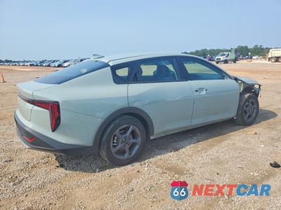 Trzecie zdjęcie samochodu z tyłu: 2026 KIA K4 LXS VIN:3KPFT4DE6TE253379 - miniatura