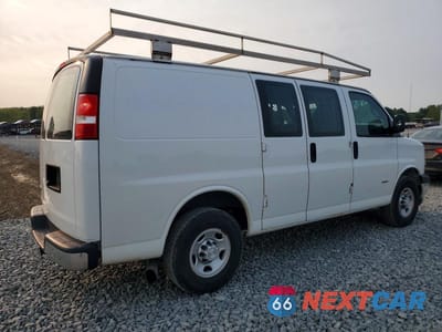 Trzecie zdjęcie samochodu z tyłu: 2019 CHEVROLET EXPRESS G2500 VIN:1GCWGAF1XK1254985 - miniatura