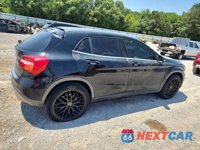 Trzecie zdjęcie samochodu z tyłu: 2015 MERCEDES-BENZ GLA 250 VIN:WDCTG4EB2FJ128473 - miniatura
