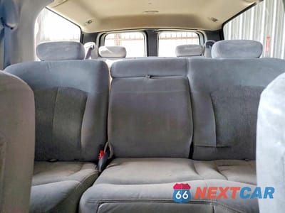 Zdjęcie 10 z 13 samochodu: 2001 CHEVROLET SUBURBAN K1500 VIN:3GNFK16T21G262098 - miniatura