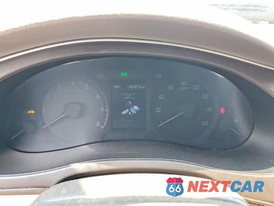 Zdjęcie 9 z 12 samochodu: 2013 HYUNDAI GENESIS 3.8L VIN:KMHGC4DD2DU246200 - miniatura