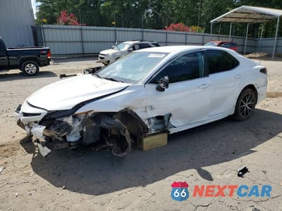 2023 TOYOTA CAMRY SE 4T1G11AK6PU818882 - główne zdjęcie licytacji z USA - miniatura