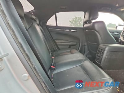 Zdjęcie 10 z 12 samochodu: 2019 CHRYSLER 300 S VIN:2C3CCAGGXKH573438 - miniatura
