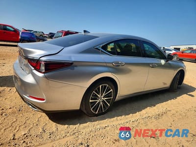 Trzecie zdjęcie samochodu z tyłu: 2025 LEXUS ES 350 BASE VIN:58ADZ1B13SU215424 - miniatura