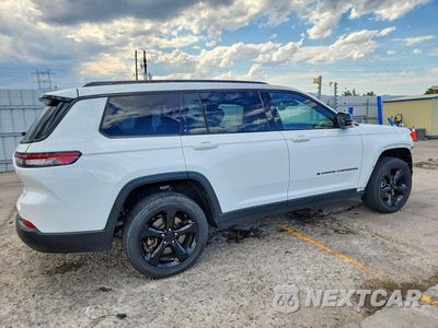 Trzecie zdjęcie samochodu z tyłu: 2023 JEEP GRAND CHEROKEE L LAREDO VIN:1C4RJKAGXP8882009 - miniatura