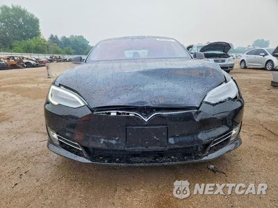 Piąte zdjęcie samochodu w środku: 2018 TESLA MODEL S VIN:5YJSA1E21JF280715 - miniatura