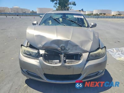 Piąte zdjęcie samochodu w środku: 2011 BMW 335 D VIN:WBAPN7C53BA779453 - miniatura