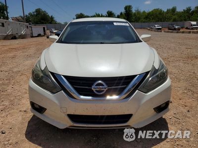 Piąte zdjęcie samochodu w środku: 2018 NISSAN ALTIMA 2.5 SR VIN:1N4AL3APXJC245371 - miniatura