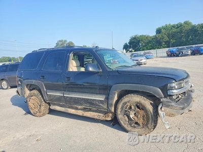 Czwarte zdjęcie samochodu z boku: 2005 CHEVROLET TAHOE K1500 VIN:1GNEK13T55J236213 - miniatura