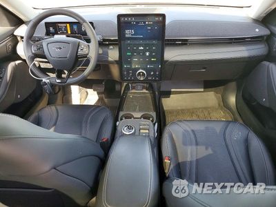 Zdjęcie 8 z 13 samochodu: 2022 FORD MUSTANG MACH-E PREMIUM VIN:3FMTK3SU3NMA50612 - miniatura