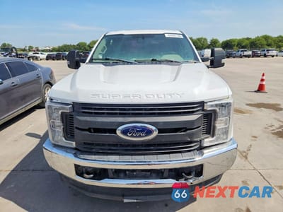 Piąte zdjęcie samochodu w środku: 2019 FORD F350 SUPER DUTY VIN:1FD8X3B64KEF83224 - miniatura
