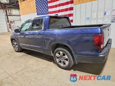 Drugie zdjęcie samochodu z przodu: 2017 HONDA RIDGELINE RTL VIN:5FPYK3F67HB011690 - miniatura