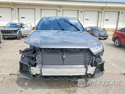 Piąte zdjęcie samochodu w środku: 2019 AUDI Q7 PREMIUM PLUS VIN:WA1LAAF79KD002873 - miniatura