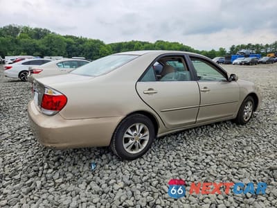 Trzecie zdjęcie samochodu z tyłu: 2005 TOYOTA CAMRY LE V6 VIN:4T1BF32K45U110018 - miniatura
