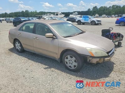Czwarte zdjęcie samochodu z boku: 2006 HONDA ACCORD LX VIN:1HGCM56436A099748 - miniatura