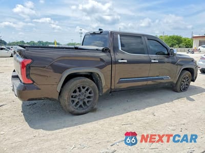 Trzecie zdjęcie samochodu z tyłu: 2025 TOYOTA TUNDRA 1794 EDITION VIN:5TFMA5DB8SX311855 - miniatura
