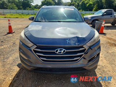 Piąte zdjęcie samochodu w środku: 2016 HYUNDAI TUCSON SE VIN:KM8J33A47GU228770 - miniatura
