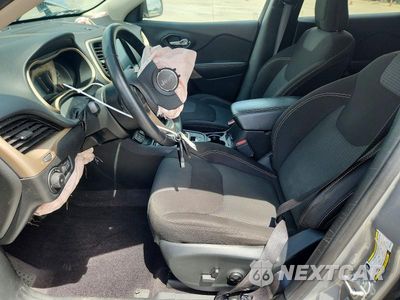 Zdjęcie 7 z 12 samochodu: 2017 JEEP CHEROKEE LATITUDE VIN:1C4PJLCB4HW593185 - miniatura