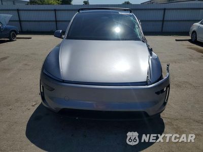 Piąte zdjęcie samochodu w środku: 2026 TESLA MODEL Y VIN:7SAYGDEE6TF341079 - miniatura