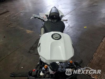 Piąte zdjęcie samochodu w środku: 2023 YAMAHA YZFR7 VIN:JYARM38EXPA007390 - miniatura