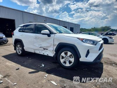 Czwarte zdjęcie samochodu z boku: 2021 TOYOTA RAV4 VIN:2T3W1RFV4MC108235 - miniatura