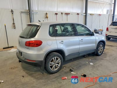 Trzecie zdjęcie samochodu z tyłu: 2012 VOLKSWAGEN TIGUAN S VIN:WVGBV7AXXCW542699 - miniatura