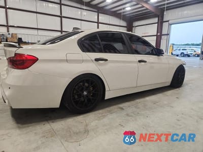 Trzecie zdjęcie samochodu z tyłu: 2017 BMW 330 I VIN:WBA8B9G58HNU09345 - miniatura
