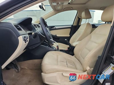 Zdjęcie 7 z 12 samochodu: 2011 VOLKSWAGEN JETTA VIN:3VWGZ7AJ0BM327399 - miniatura
