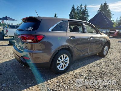 Trzecie zdjęcie samochodu z tyłu: 2019 KIA SORENTO LX VIN:5XYPGDA39KG505462 - miniatura