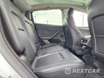 Zdjęcie 11 z 13 samochodu: 2025 TESLA MODEL Y VIN:7SAYGDEF4SF216539 - miniatura