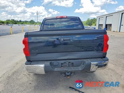 Zdjęcie 6 z 12 samochodu: 2017 TOYOTA TUNDRA SR5 VIN:5TFDW5F19HX676012 - miniatura