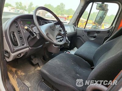 Zdjęcie 8 z 13 samochodu: 2017 FREIGHTLINER BUSINESS CLASS M2 BOX TRUCK VIN:1FVACWDUXHHJA4813 - miniatura