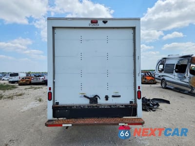 Zdjęcie 6 z 14 samochodu: 2022 GMC SAVANA BOX TRUCK VIN:1GD07RFP8N1165179 - miniatura