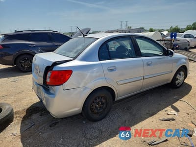 Trzecie zdjęcie samochodu z tyłu: 2010 KIA RIO BASE VIN:KNADH4A34A6682855 - miniatura