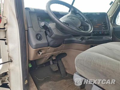 Zdjęcie 8 z 14 samochodu: 2020 FREIGHTLINER CASCADIA 125 SEMI TRUCK VIN:3AKJGLDR2LDLU5593 - miniatura