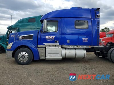Zdjęcie 9 z 10 samochodu: 2007 VOLVO VT SEMI TRUCK VIN:4V4LC9KL27N483928 - miniatura