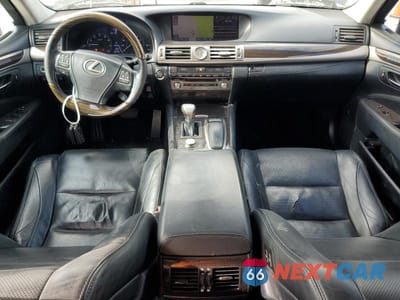 Zdjęcie 8 z 12 samochodu: 2013 LEXUS LS 460 VIN:JTHBL5EF8D5119836 - miniatura