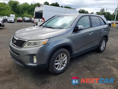 2015 KIA SORENTO LX 5XYKTCA60FG636117 - główne zdjęcie licytacji z USA - miniatura