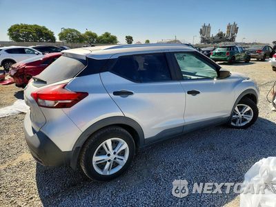 Trzecie zdjęcie samochodu z tyłu: 2019 NISSAN KICKS S VIN:3N1CP5CU6KL538358 - miniatura
