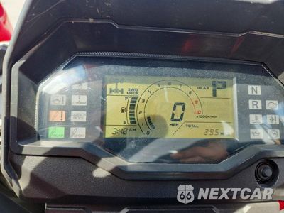 Zdjęcie 8 z 10 samochodu: 2023 HONDA SXS1000 S2X VIN:1HFVE0598P4400332 - miniatura