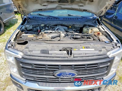 Zdjęcie 11 z 12 samochodu: 2023 FORD F350 SUPER DUTY VIN:1FT8W3DT1PEC34555 - miniatura