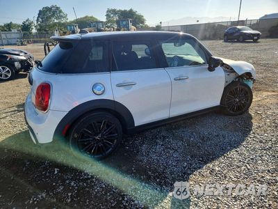 Trzecie zdjęcie samochodu z tyłu: 2024 MINI COOPER S VIN:WMW53DK0XR2W03859 - miniatura