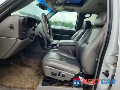 Zdjęcie 7 z 13 samochodu: 2003 GMC YUKON DENALI VIN:1GKEK63U13J281407 - miniatura
