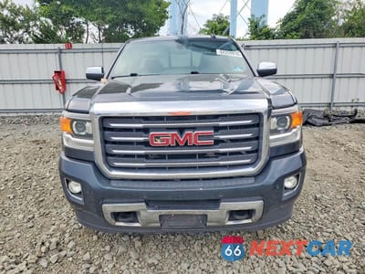 Piąte zdjęcie samochodu w środku: 2017 GMC SIERRA K2500 SLT VIN:1GT12TEG5HF128670 - miniatura